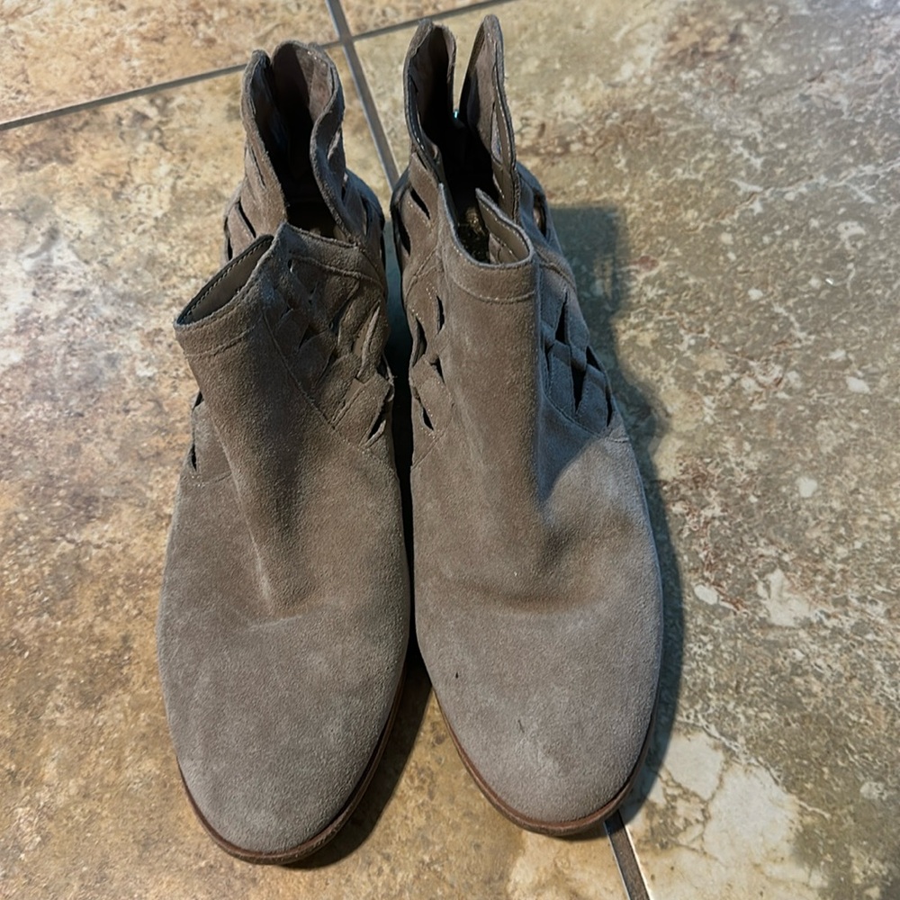 Brown suede boots Vince Camuto